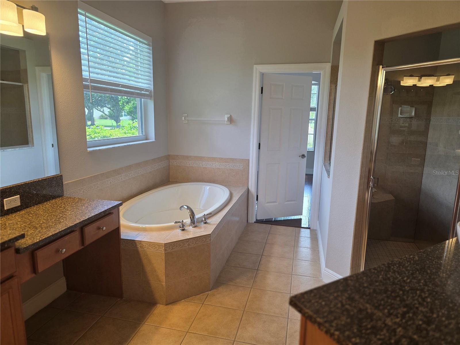 SANCTUARY ON LIVINGSTON - Residential