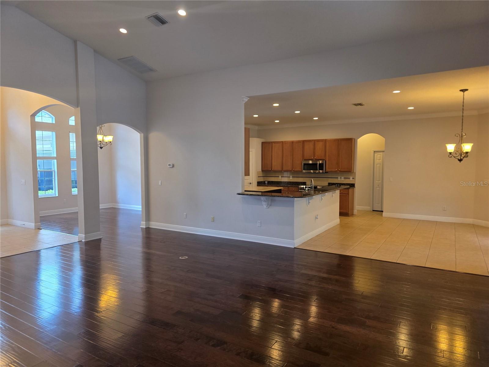 SANCTUARY ON LIVINGSTON - Residential
