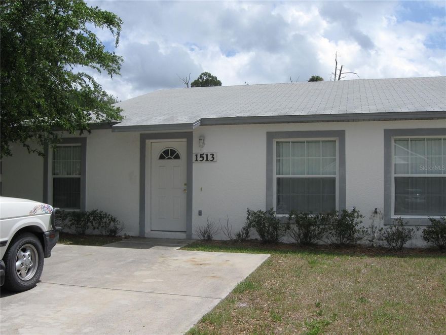 Centrally located in St. Cloud. This duplex is available for immediate move in . 3 bedroom 2 bath with nice backyard. Renters insurance required.