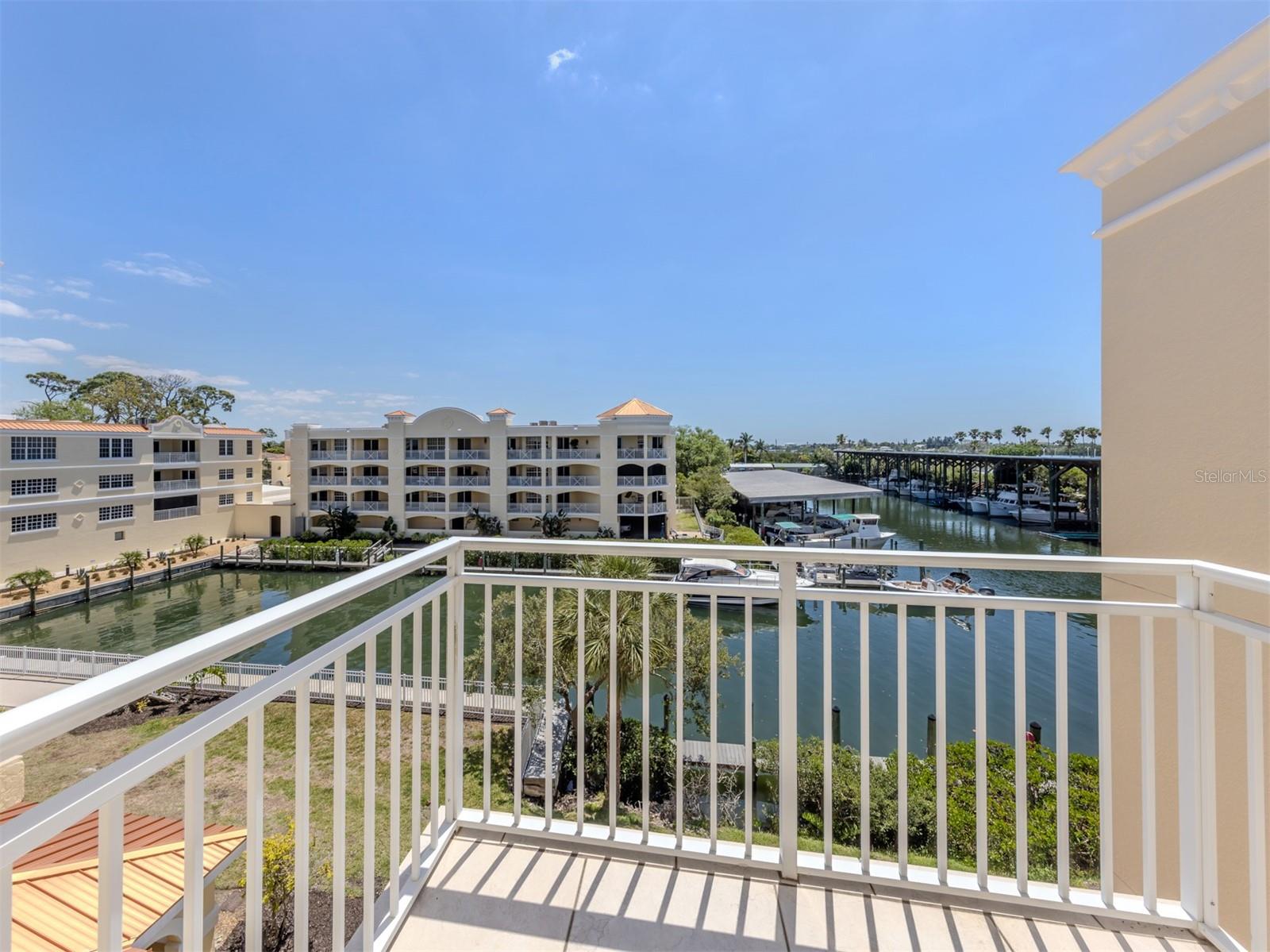 VILLAS AT BELLAGIO HARBOR VILLAGE - Residential