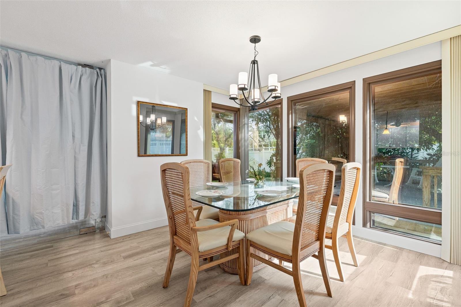 NORTH ISLES - Residential Lease