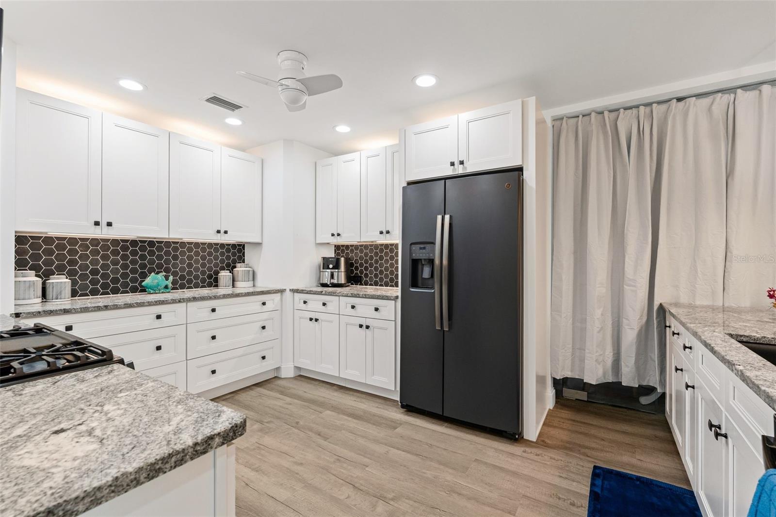 NORTH ISLES - Residential Lease