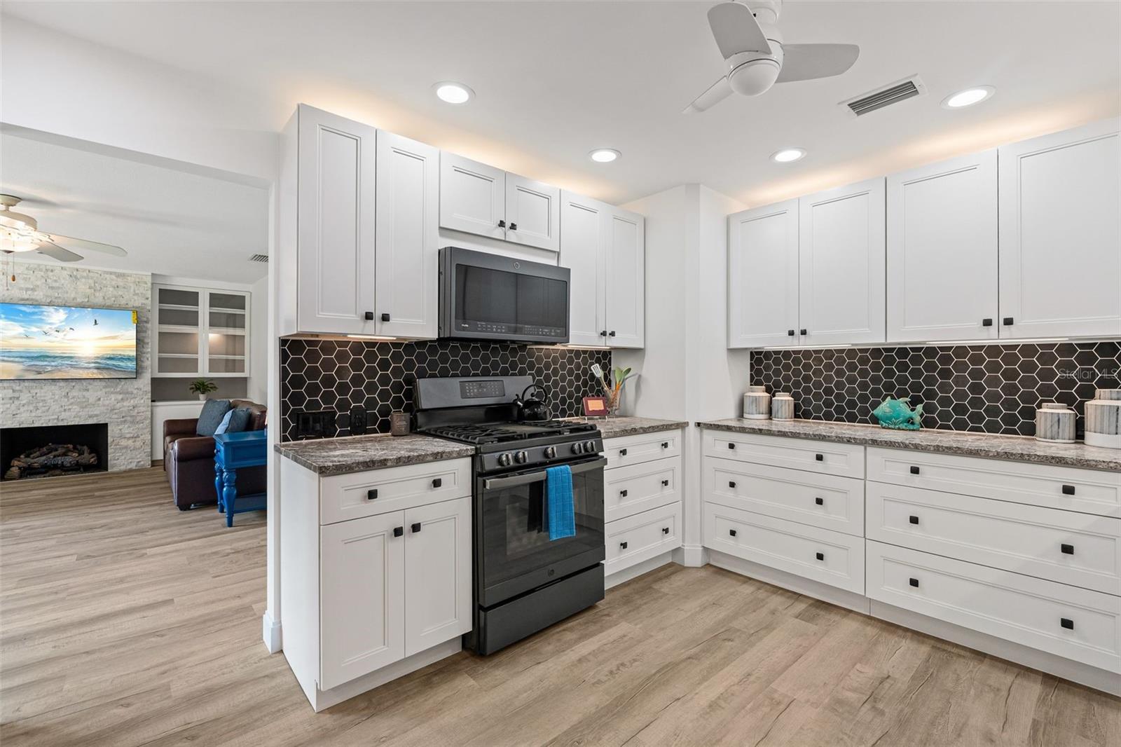 NORTH ISLES - Residential Lease