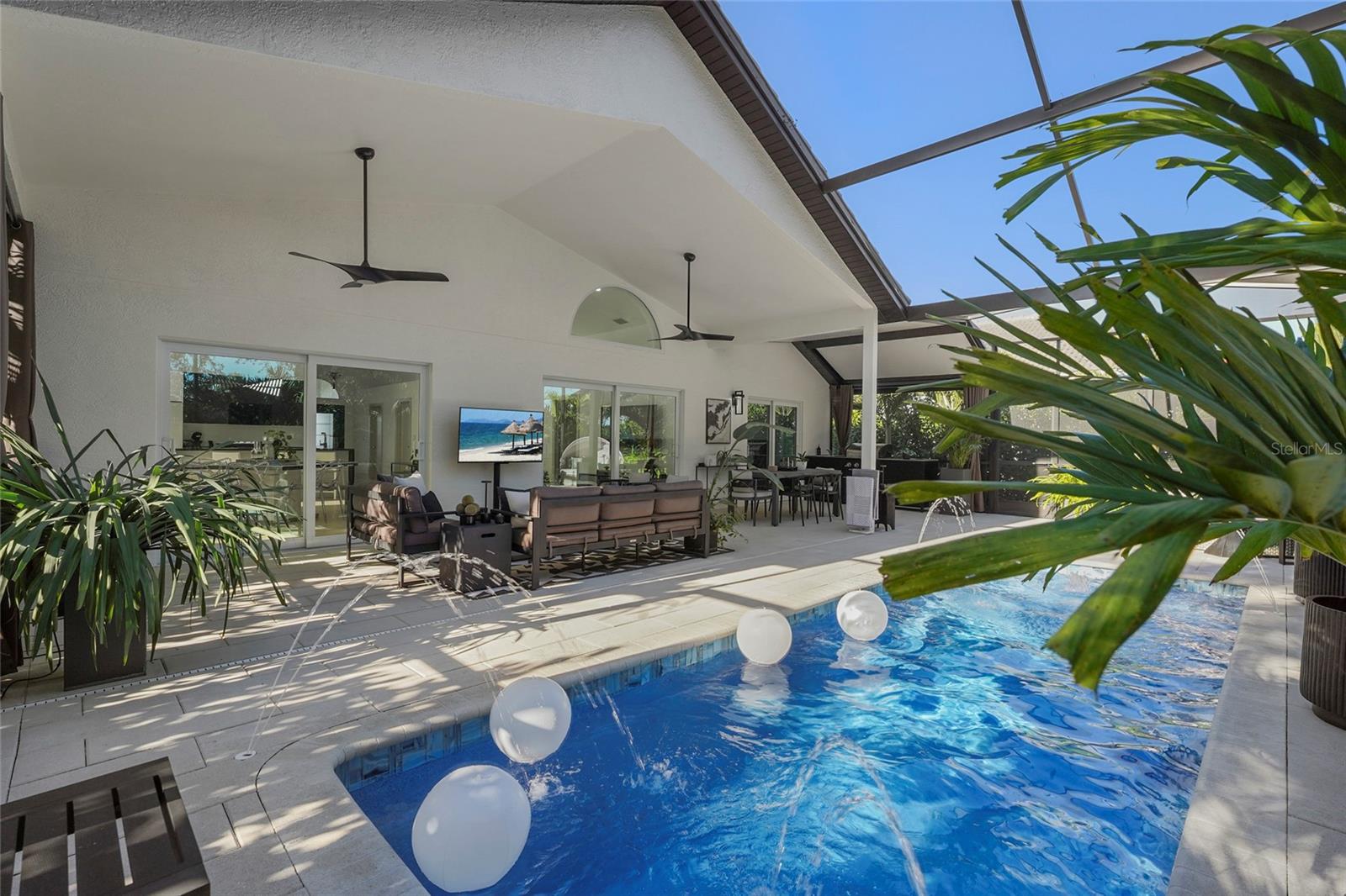 6861 SUPERIOR STREET CIRCLE, SARASOTA, FL, 34243 1 6861 SUPERIOR STREET CIRCLE