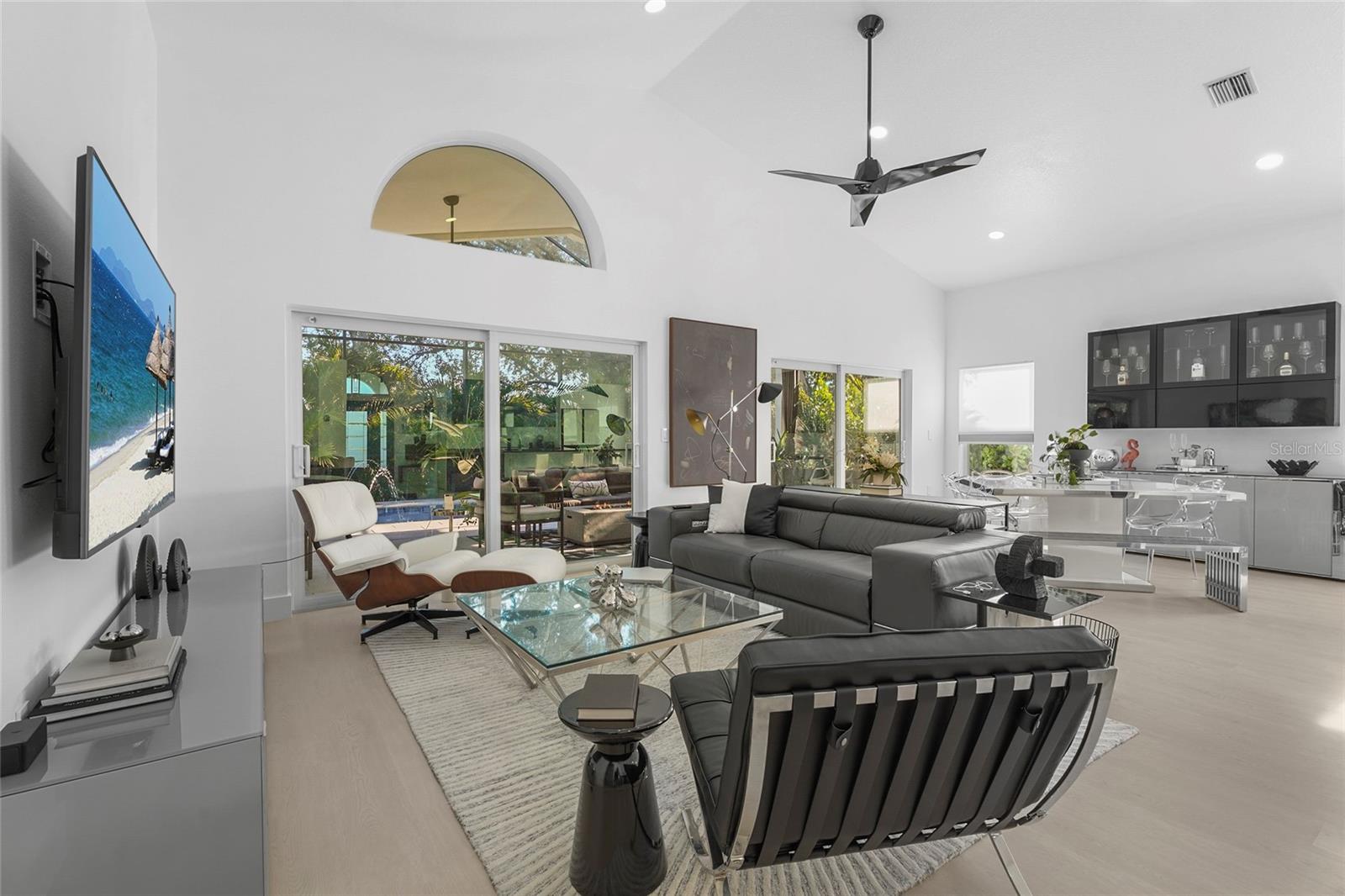 6861 SUPERIOR STREET CIRCLE, SARASOTA, FL, 34243 2 6861 SUPERIOR STREET CIRCLE