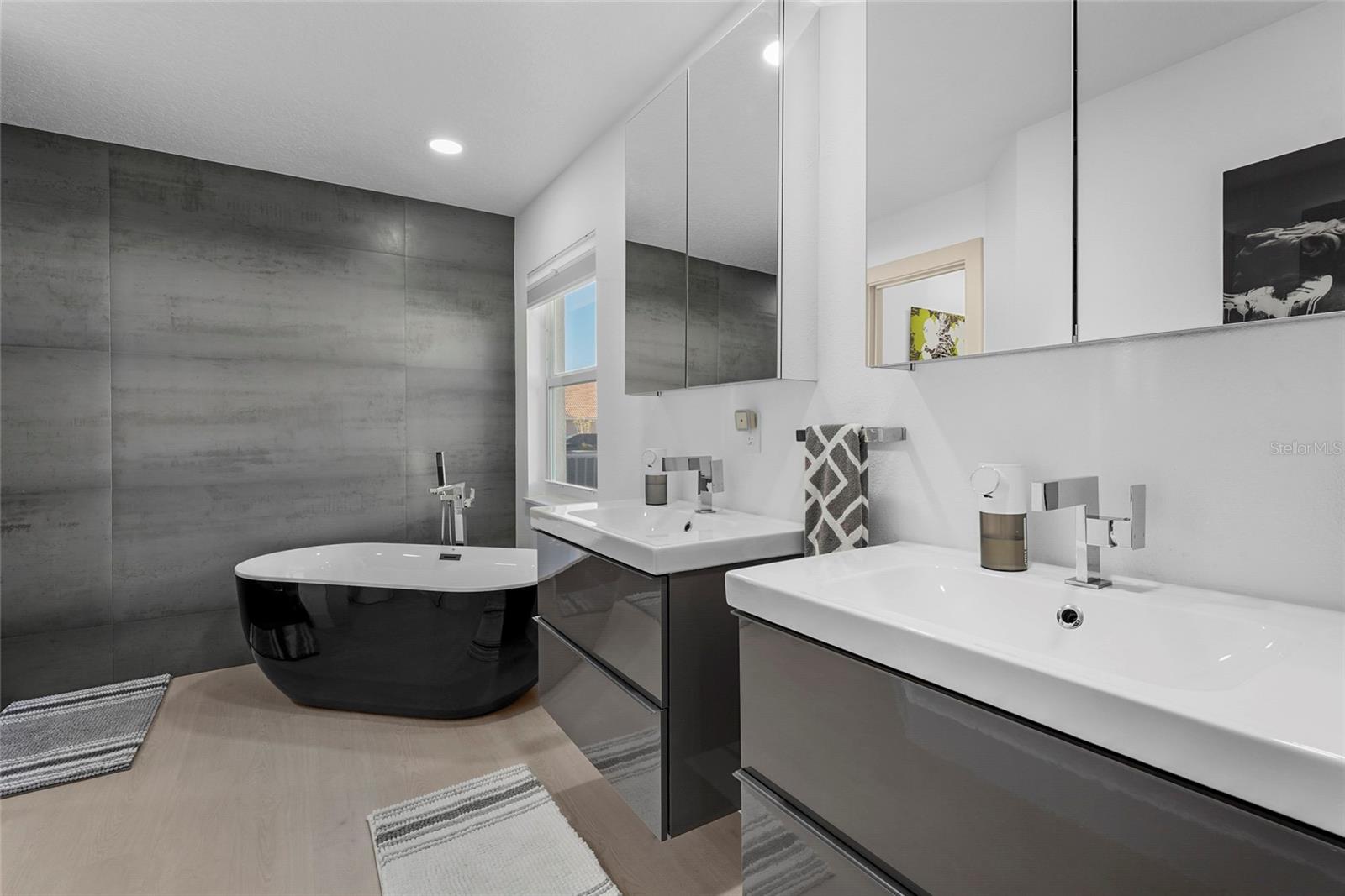 LONGPOND AT MOTE RANCH III - Residential