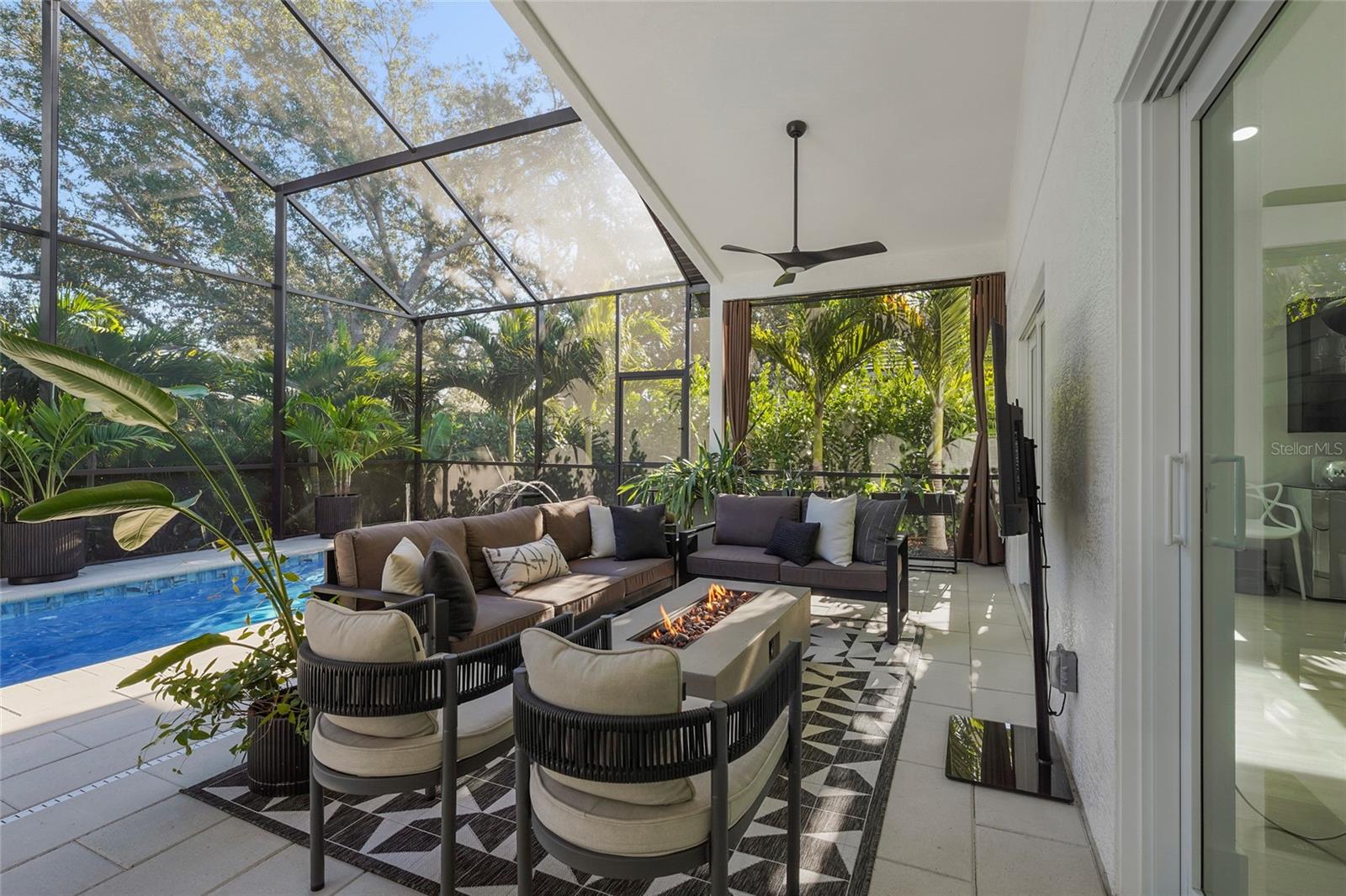 6861 SUPERIOR STREET CIRCLE, SARASOTA, FL, 34243 3 6861 SUPERIOR STREET CIRCLE