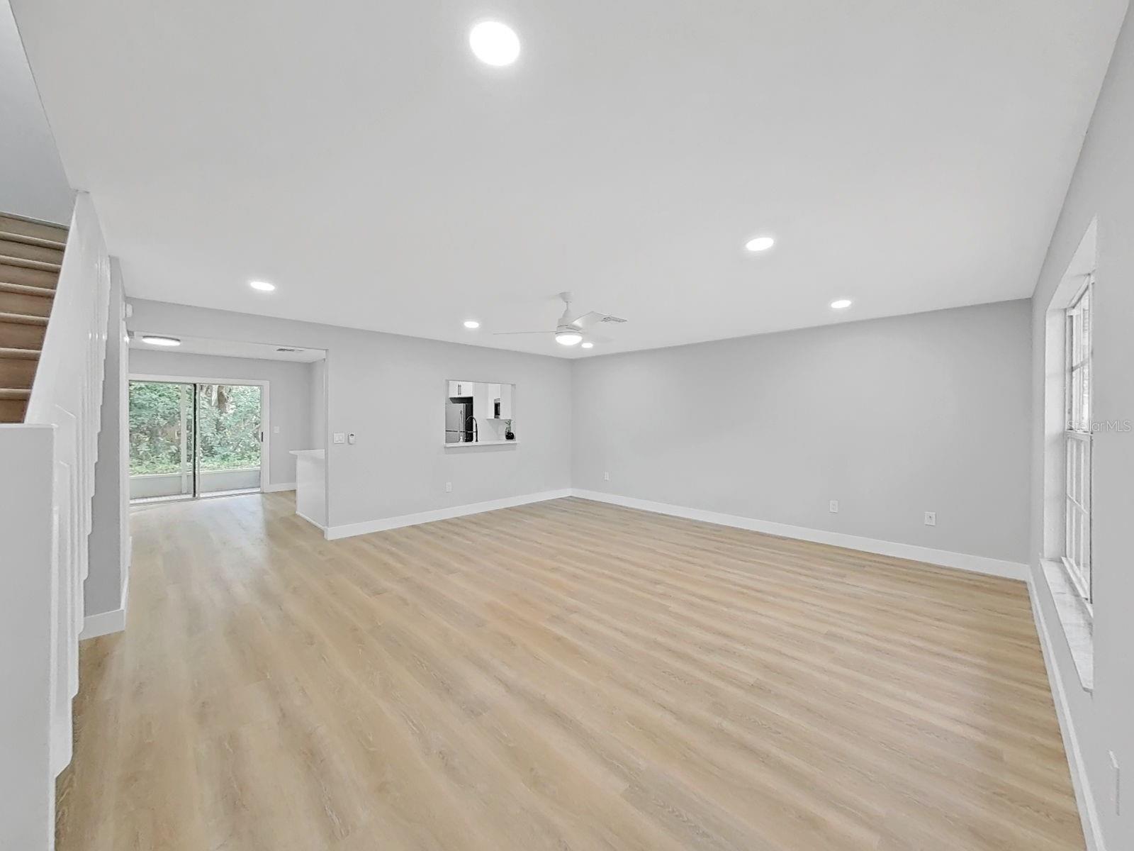 FOX LAKE TWNHMS - Residential