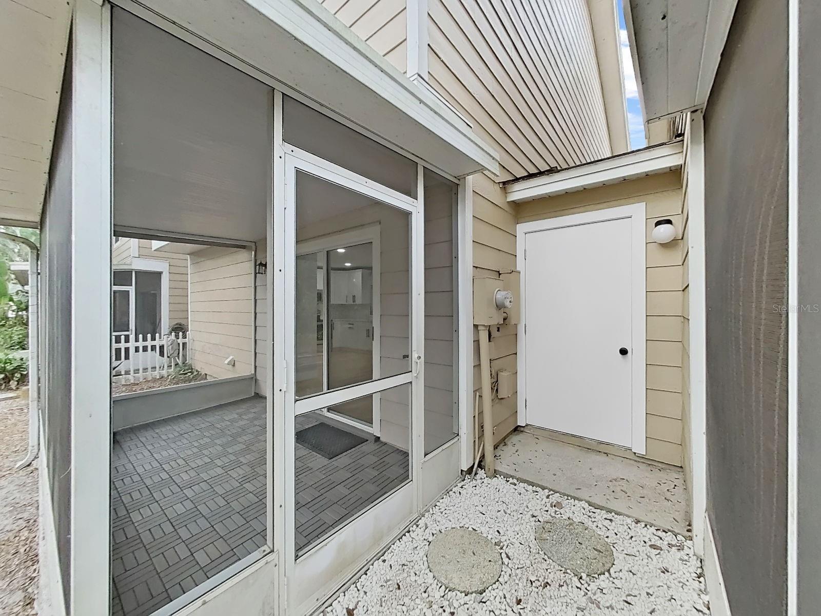 FOX LAKE TWNHMS - Residential