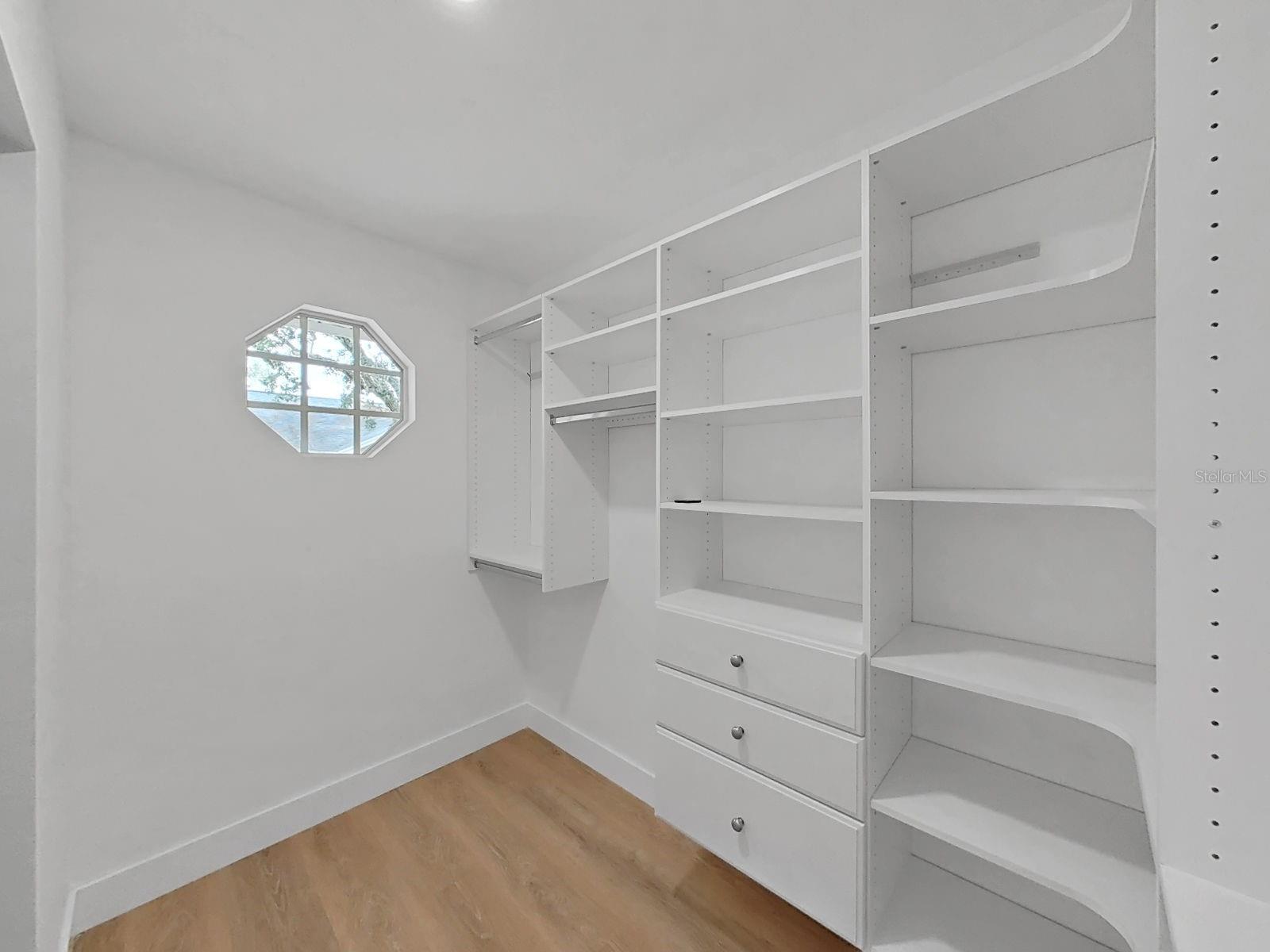 FOX LAKE TWNHMS - Residential