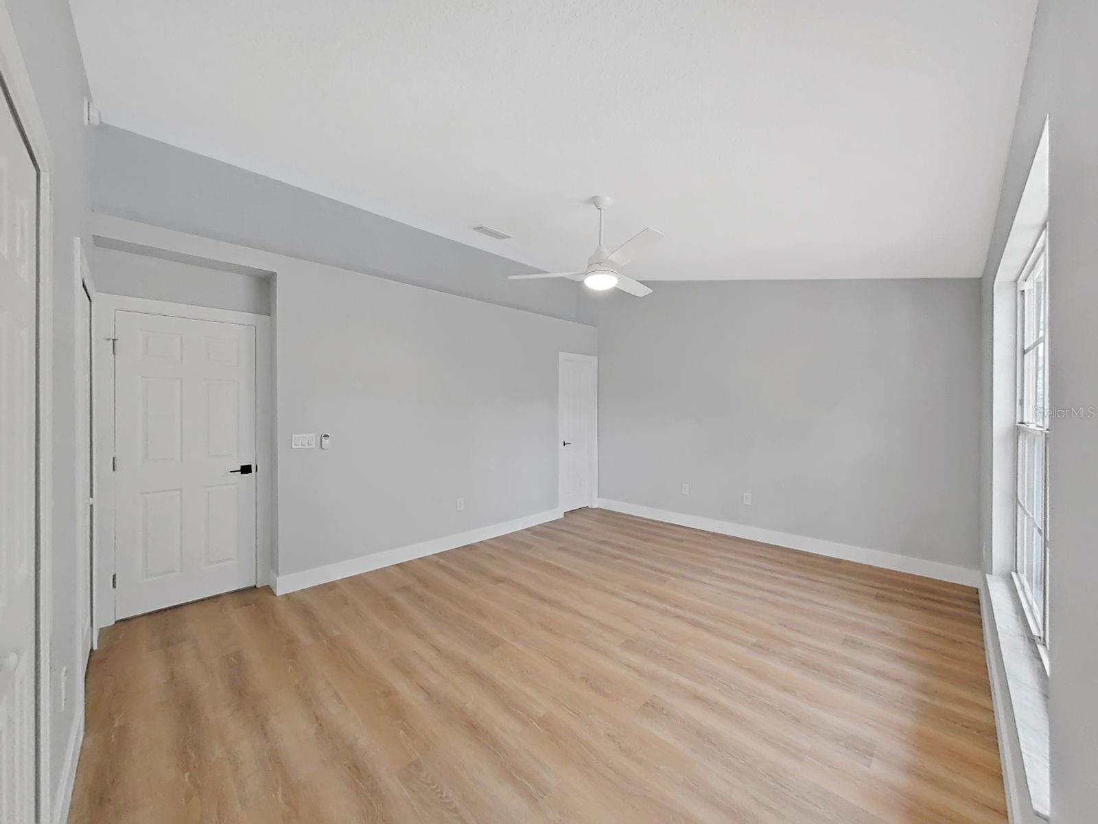 FOX LAKE TWNHMS - Residential