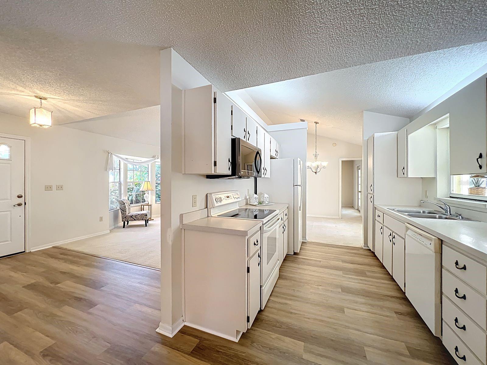 SILVER LAKE FOREST - Residential