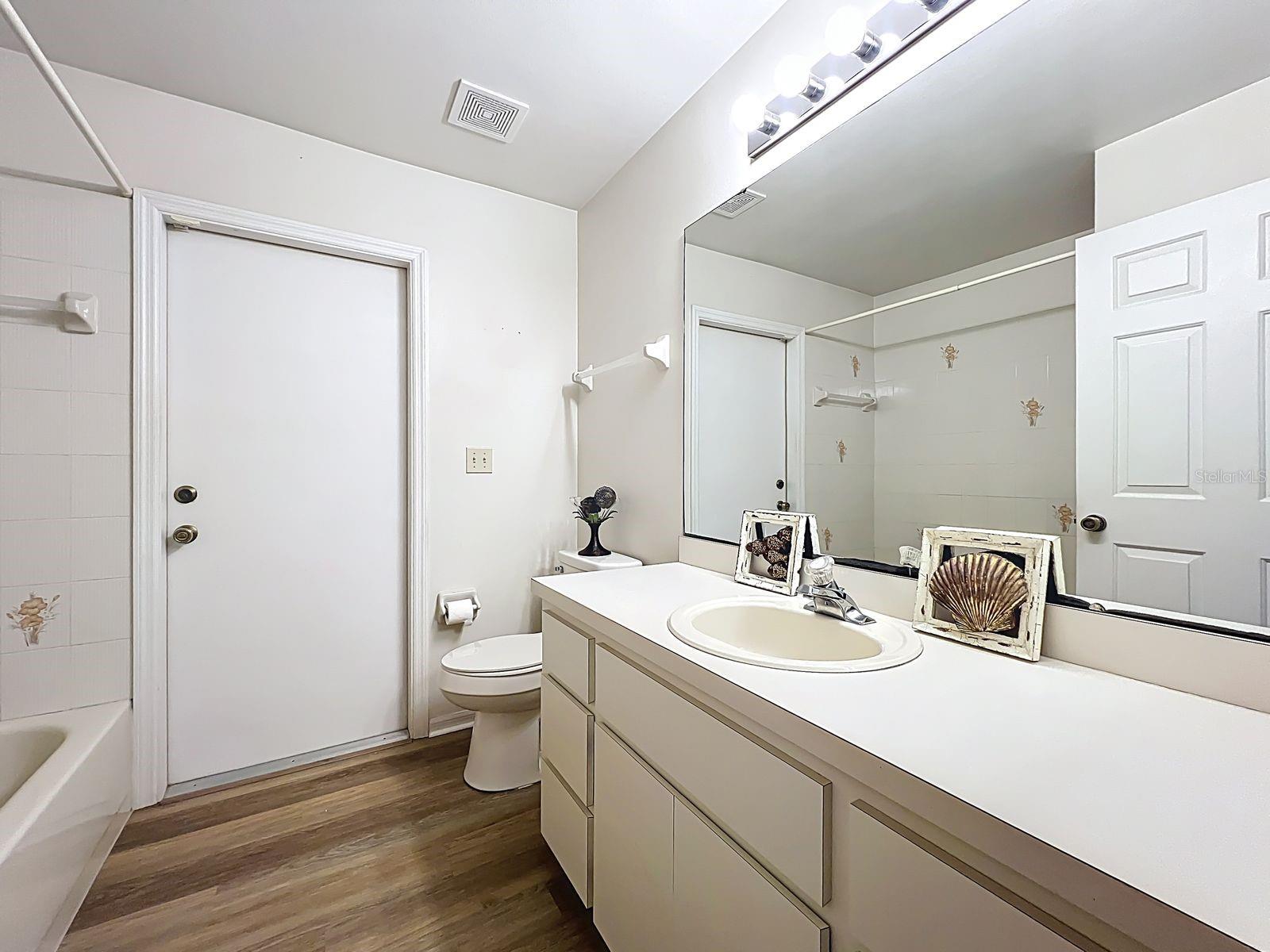 SILVER LAKE FOREST - Residential