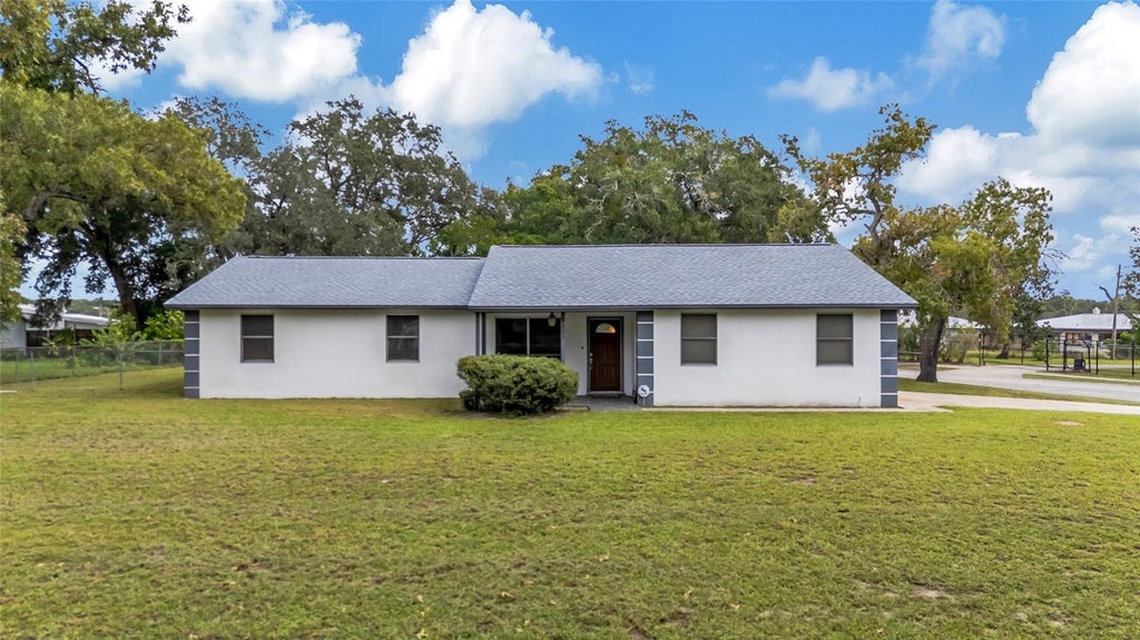 Photo of 8605 Grandview Drive, Temple Terrace, FL 33617 (MLS # TB8558227)