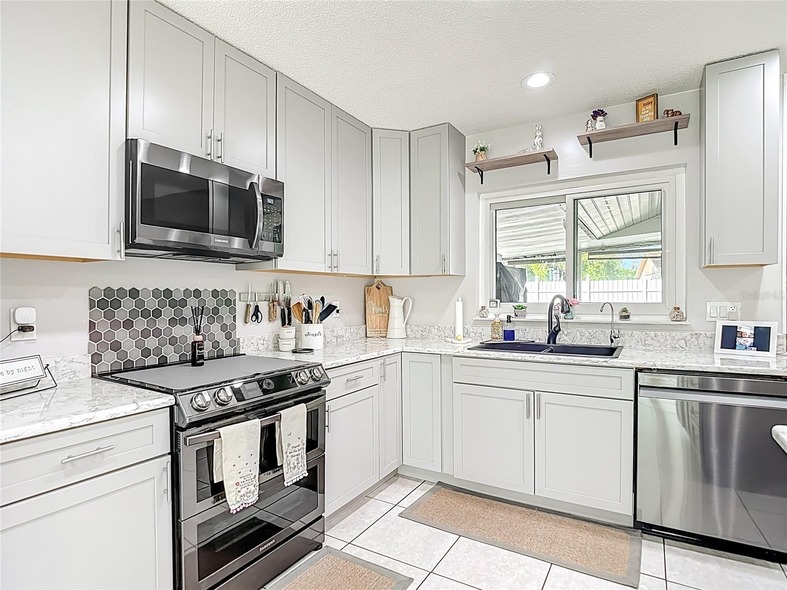 BLOOMINGDALE SEC A UNIT 1V - Residential