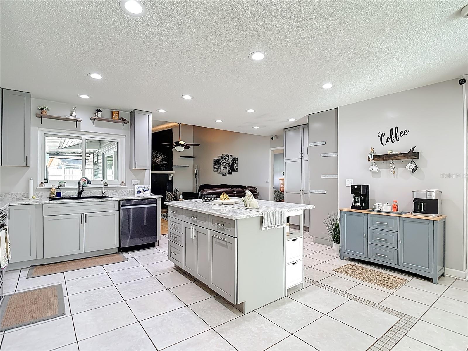 BLOOMINGDALE SEC A UNIT 1V - Residential