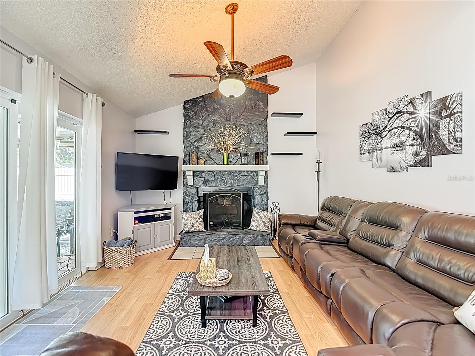 BLOOMINGDALE SEC A UNIT 1V - Residential