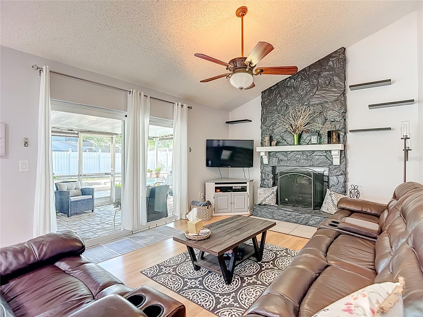 BLOOMINGDALE SEC A UNIT 1V - Residential