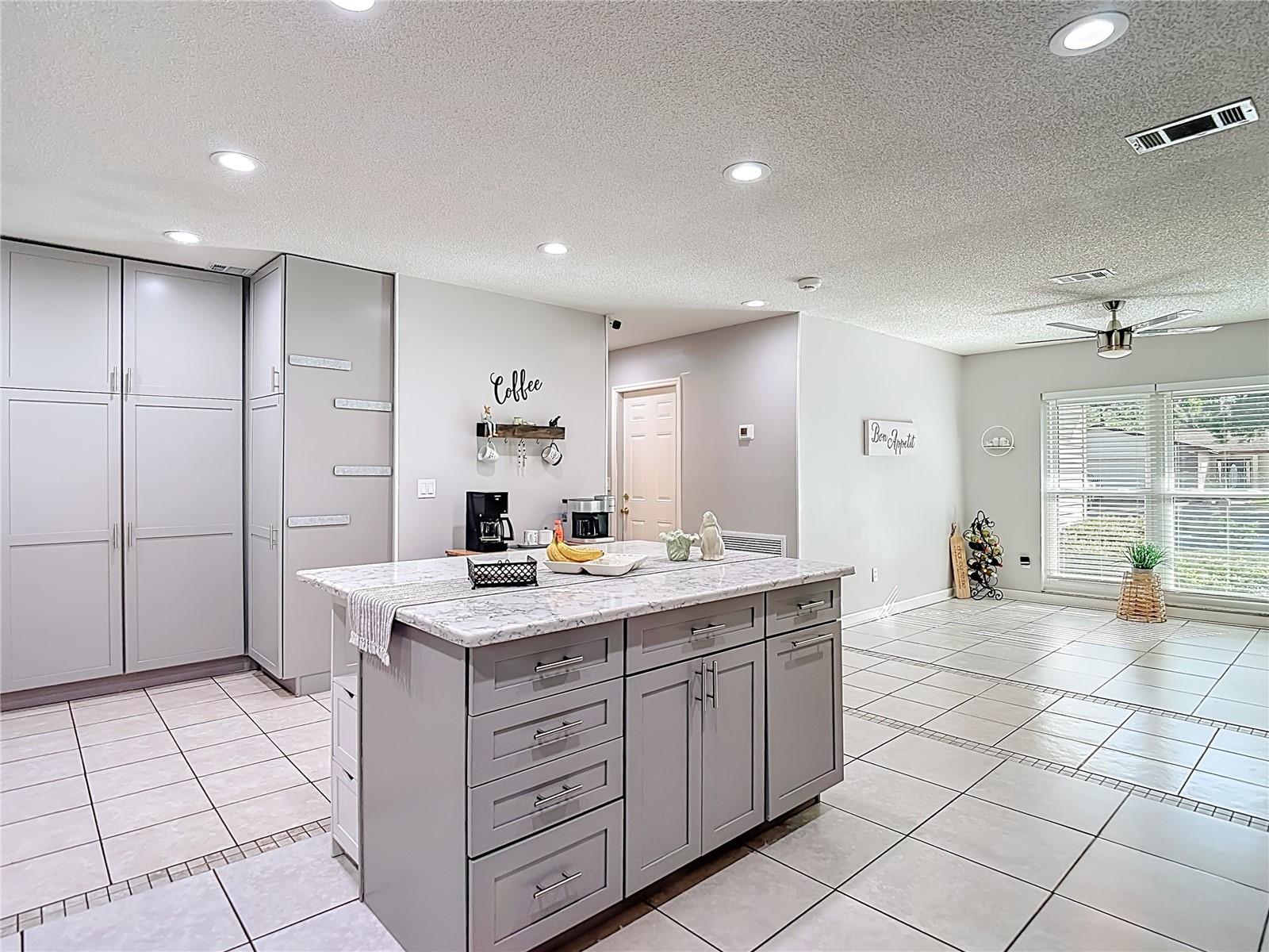 BLOOMINGDALE SEC A UNIT 1V - Residential