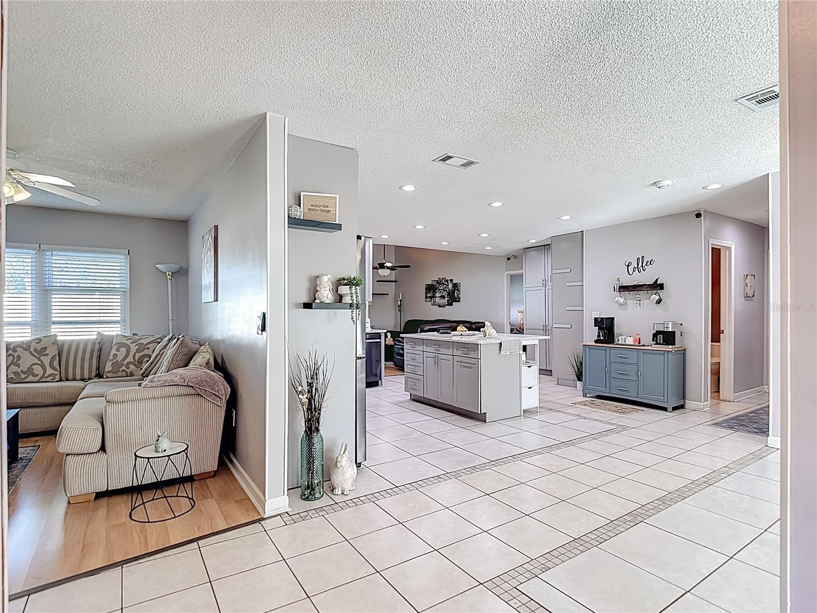 BLOOMINGDALE SEC A UNIT 1V - Residential