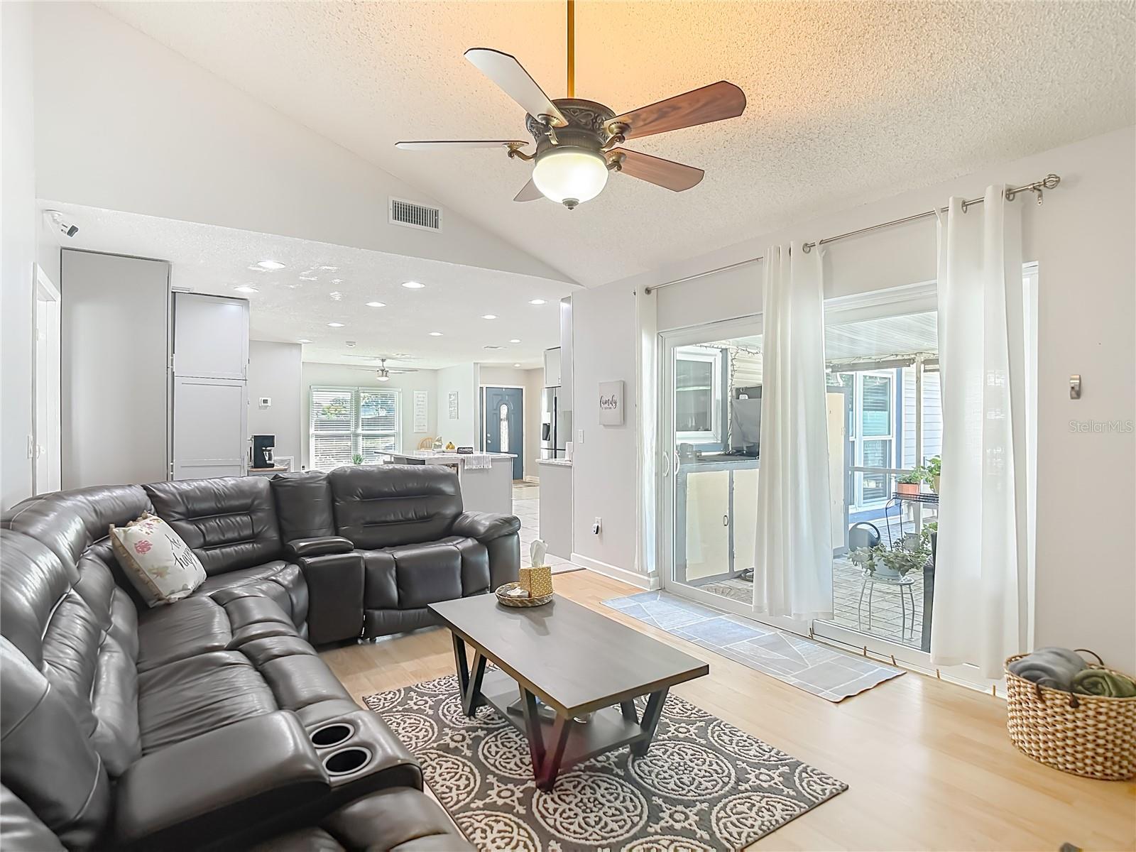 BLOOMINGDALE SEC A UNIT 1V - Residential