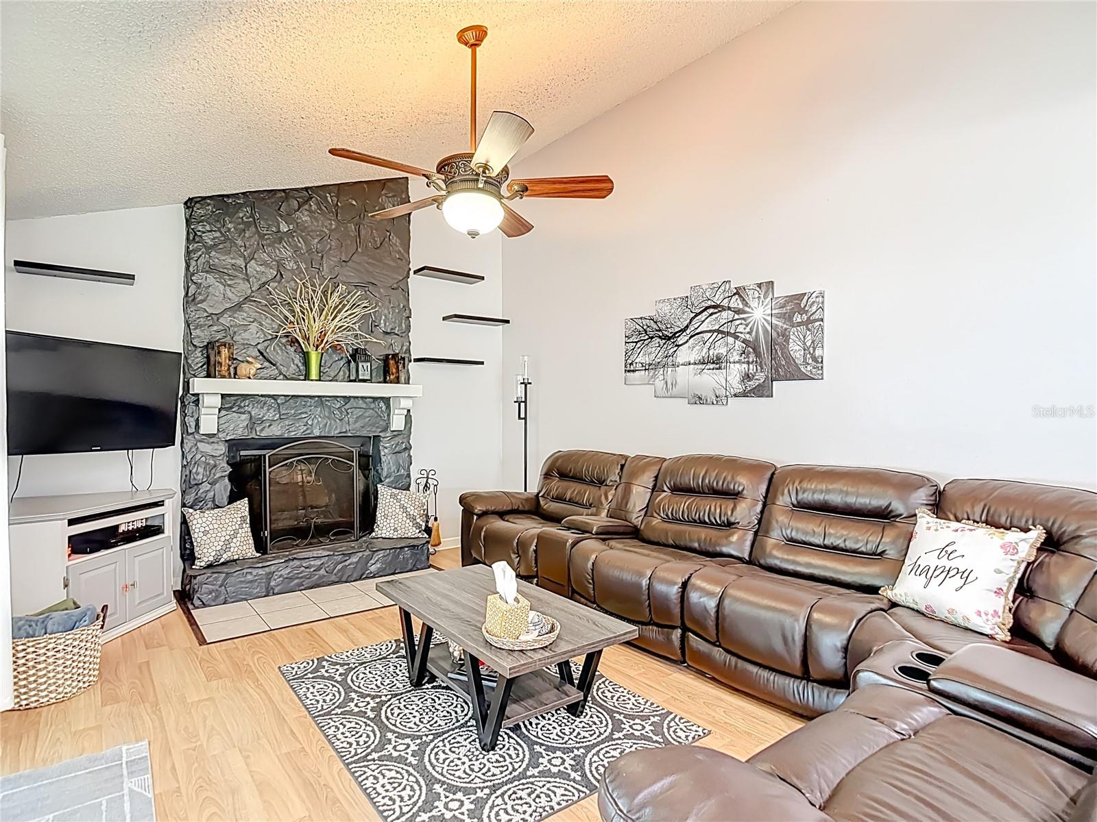 BLOOMINGDALE SEC A UNIT 1V - Residential