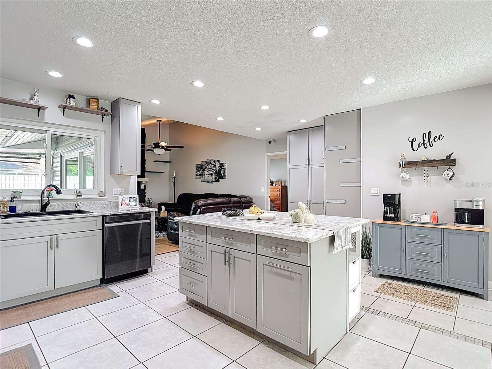 BLOOMINGDALE SEC A UNIT 1V - Residential