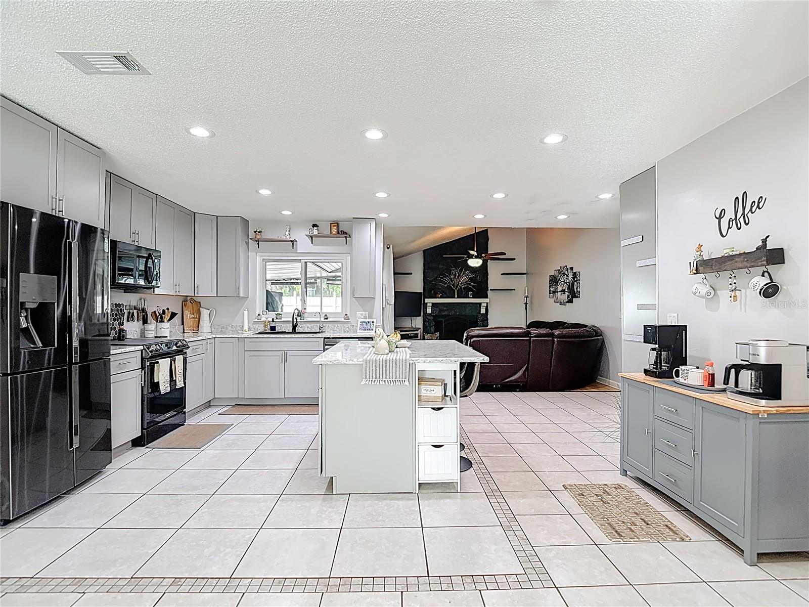 BLOOMINGDALE SEC A UNIT 1V - Residential