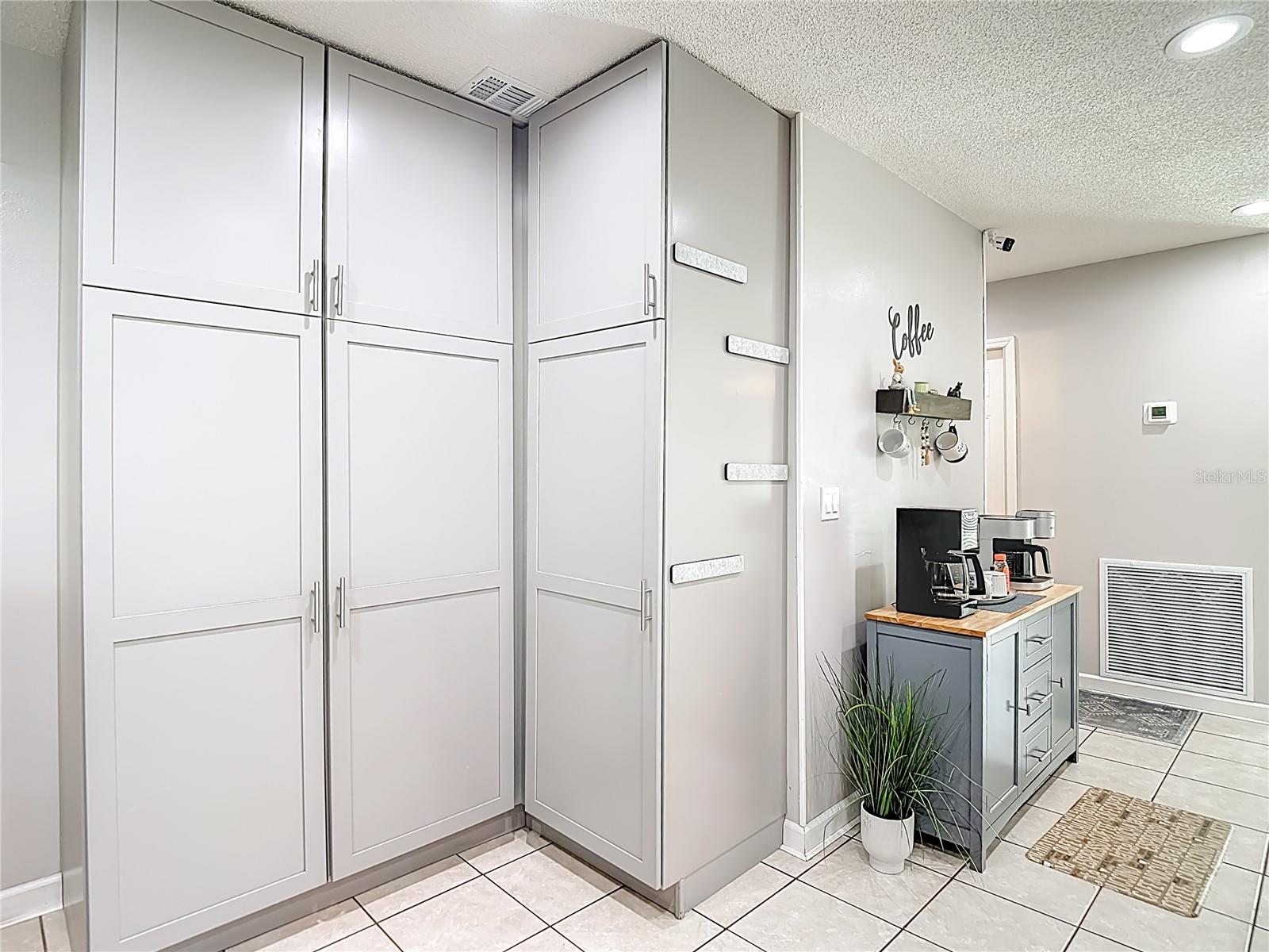 BLOOMINGDALE SEC A UNIT 1V - Residential