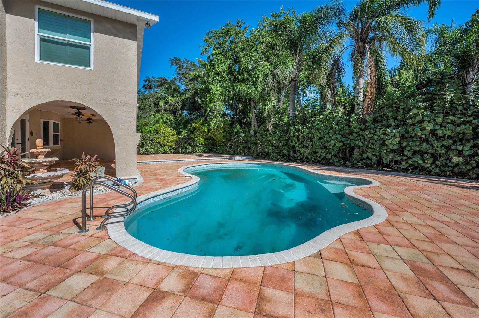 CARLTON ESTATES - Residential