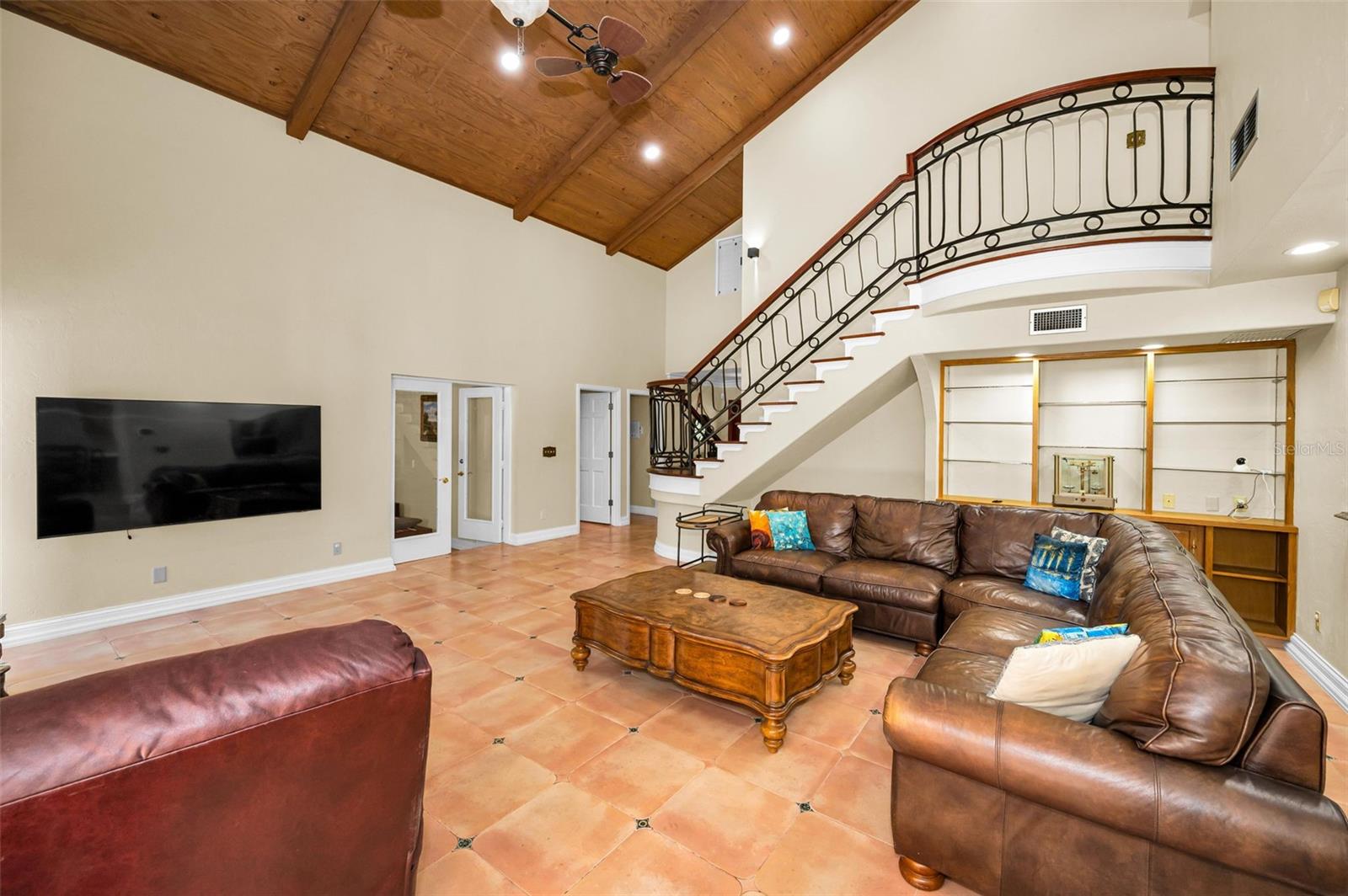 CARLTON ESTATES - Residential