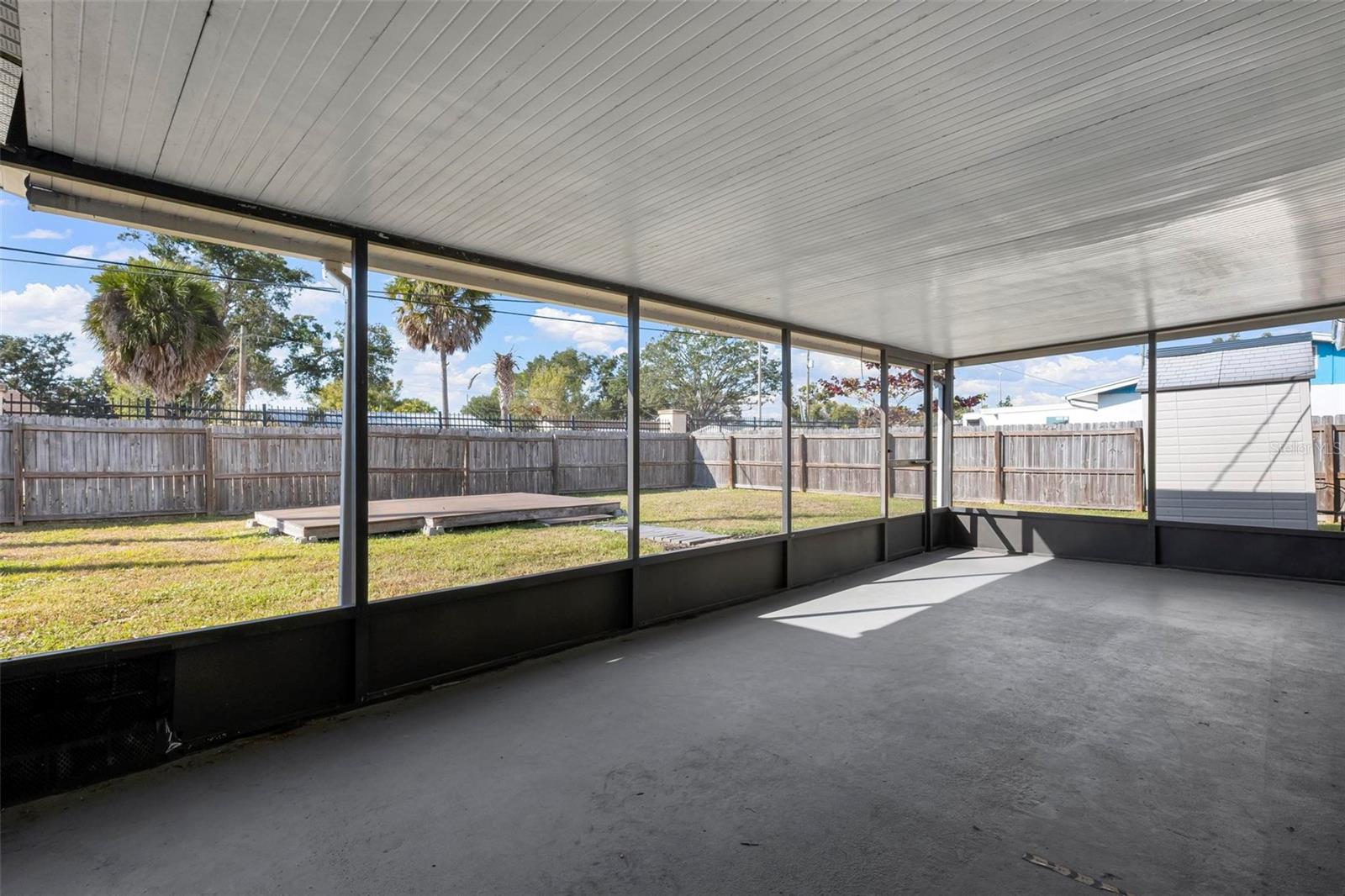 RIDGEWOOD ESTATES 13TH ADD - Residential Lease