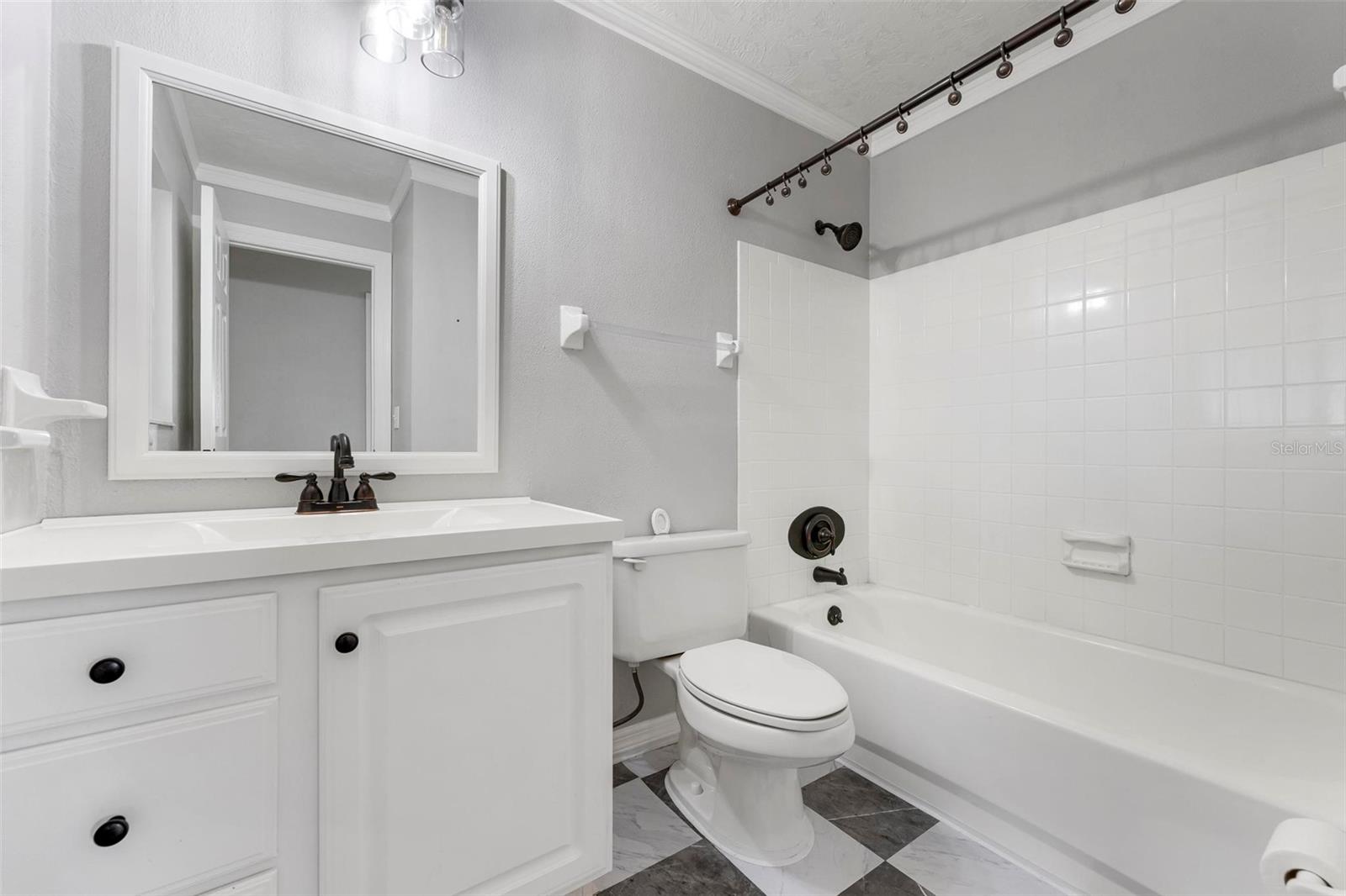 RIDGEWOOD ESTATES 13TH ADD - Residential Lease