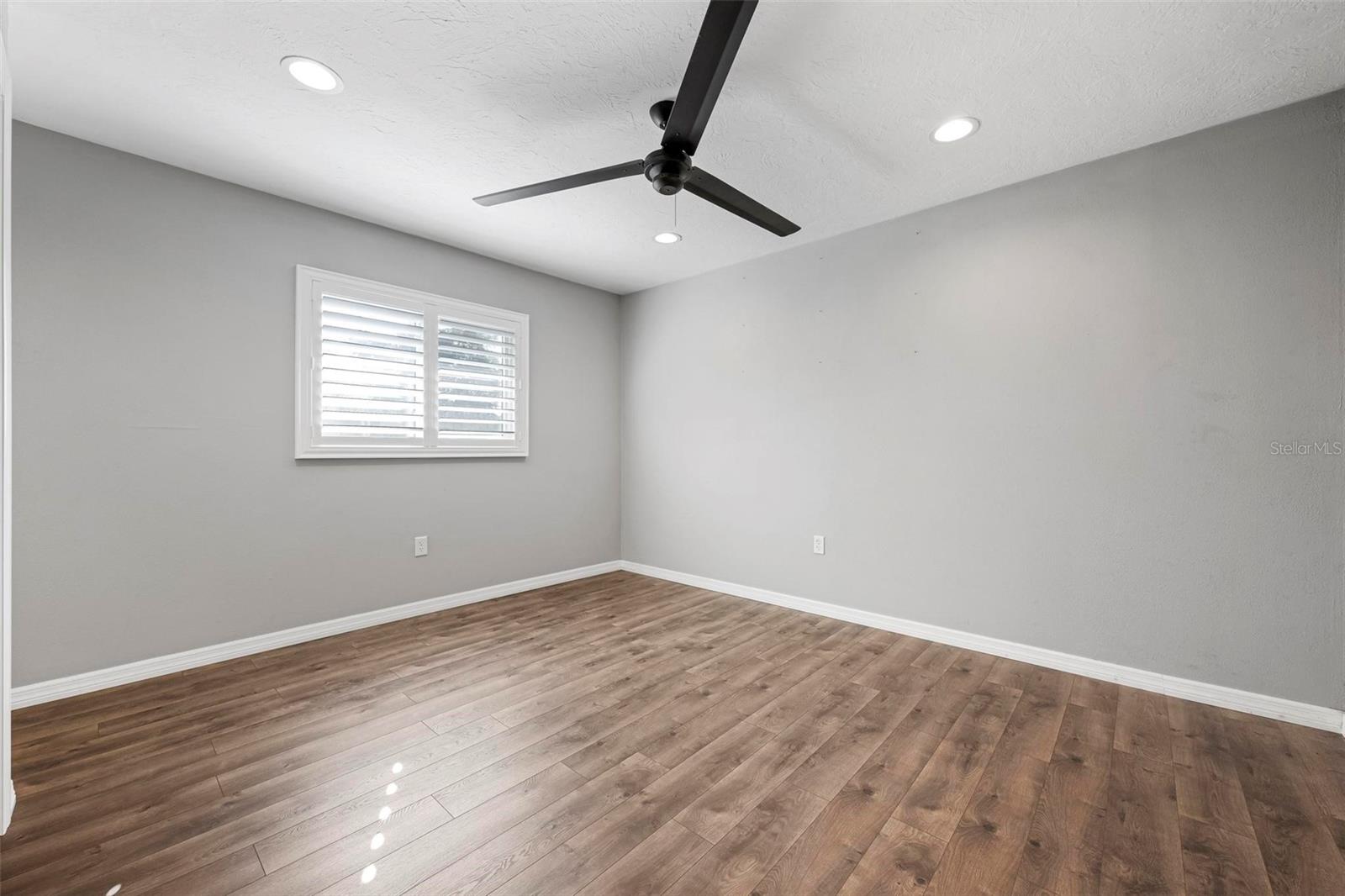 RIDGEWOOD ESTATES 13TH ADD - Residential Lease