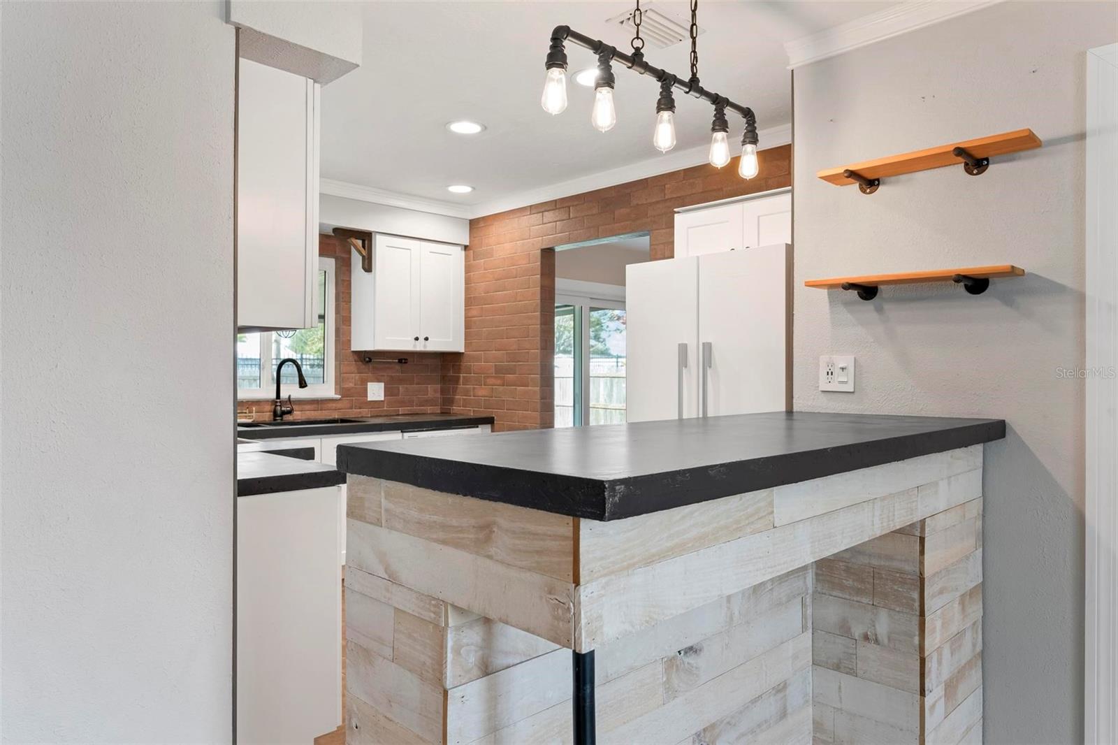 RIDGEWOOD ESTATES 13TH ADD - Residential Lease