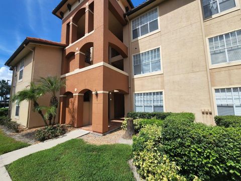 Photo of 5560 Metrowest Boulevard #101, Orlando, FL 32811 (MLS # O6360603)