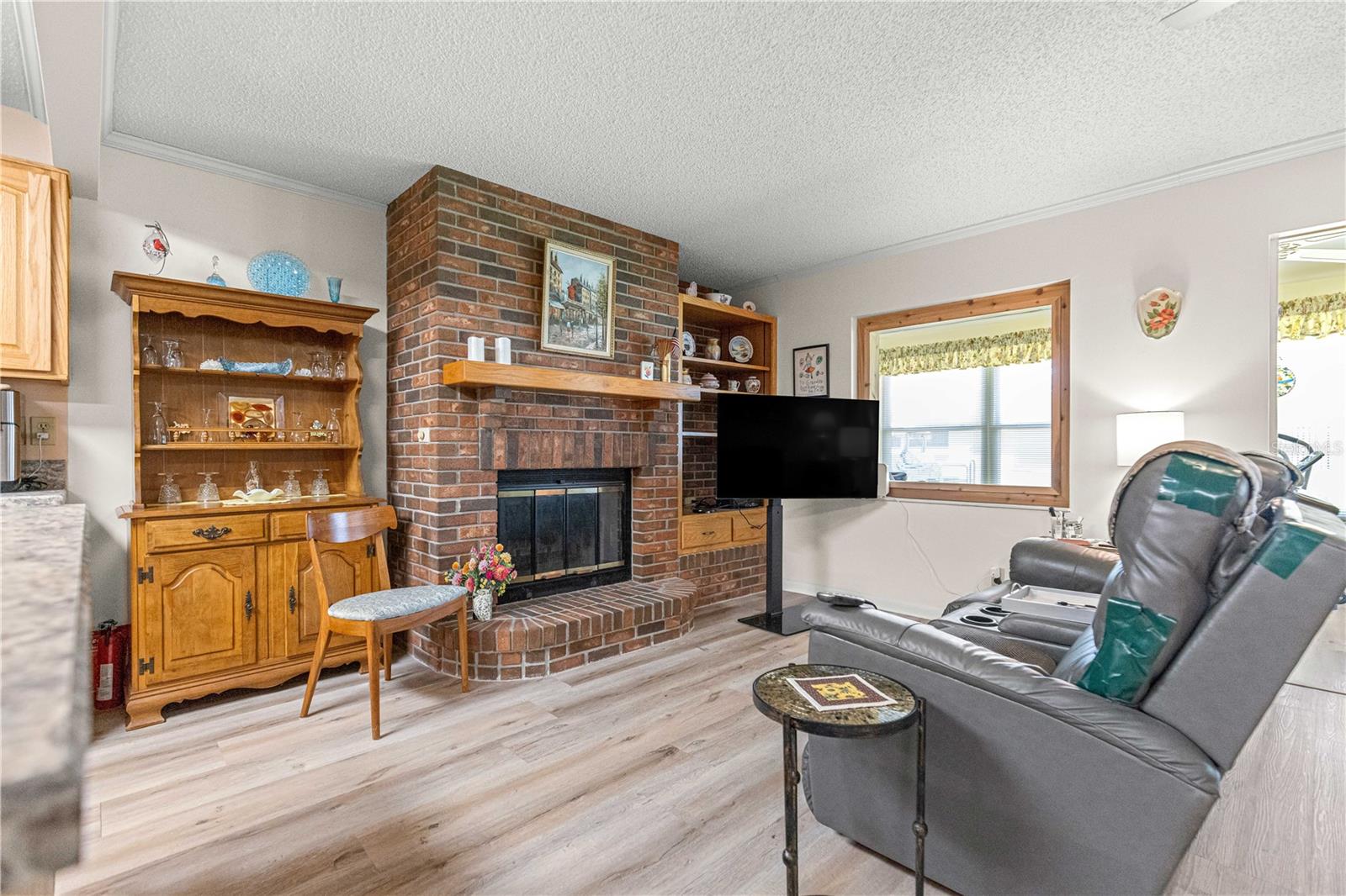 ON TOP OF THE WORLD - Residential