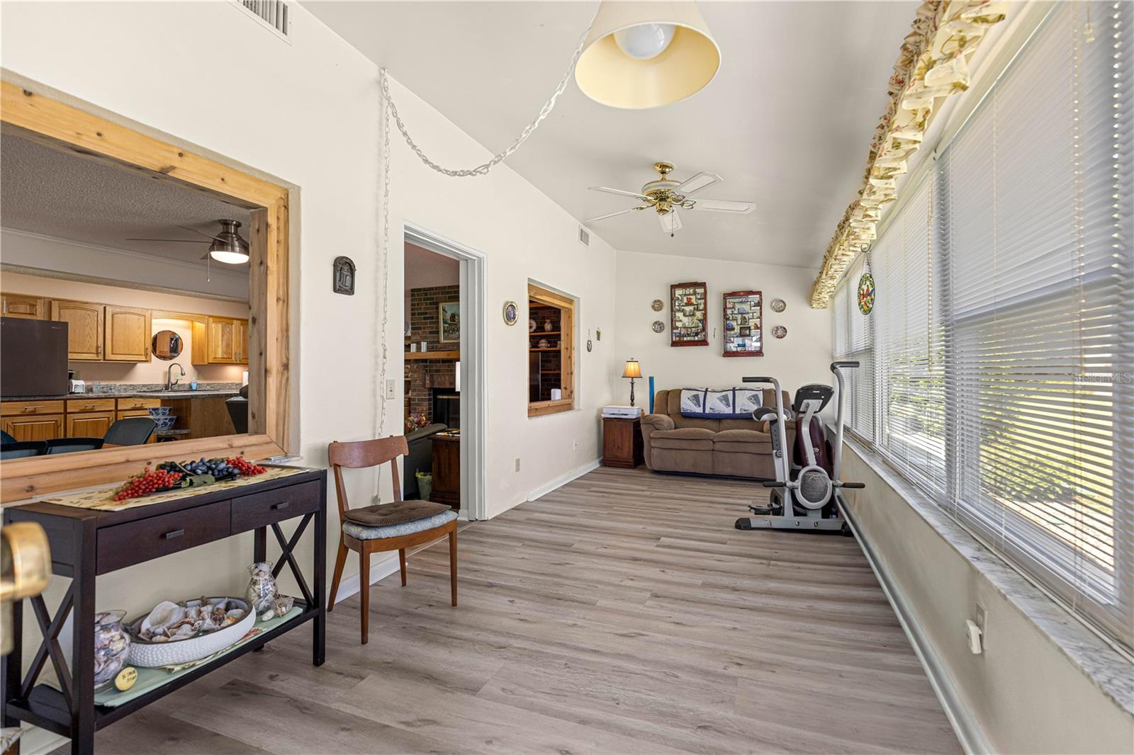 ON TOP OF THE WORLD - Residential