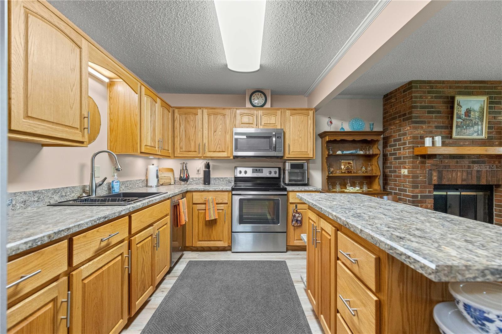 ON TOP OF THE WORLD - Residential