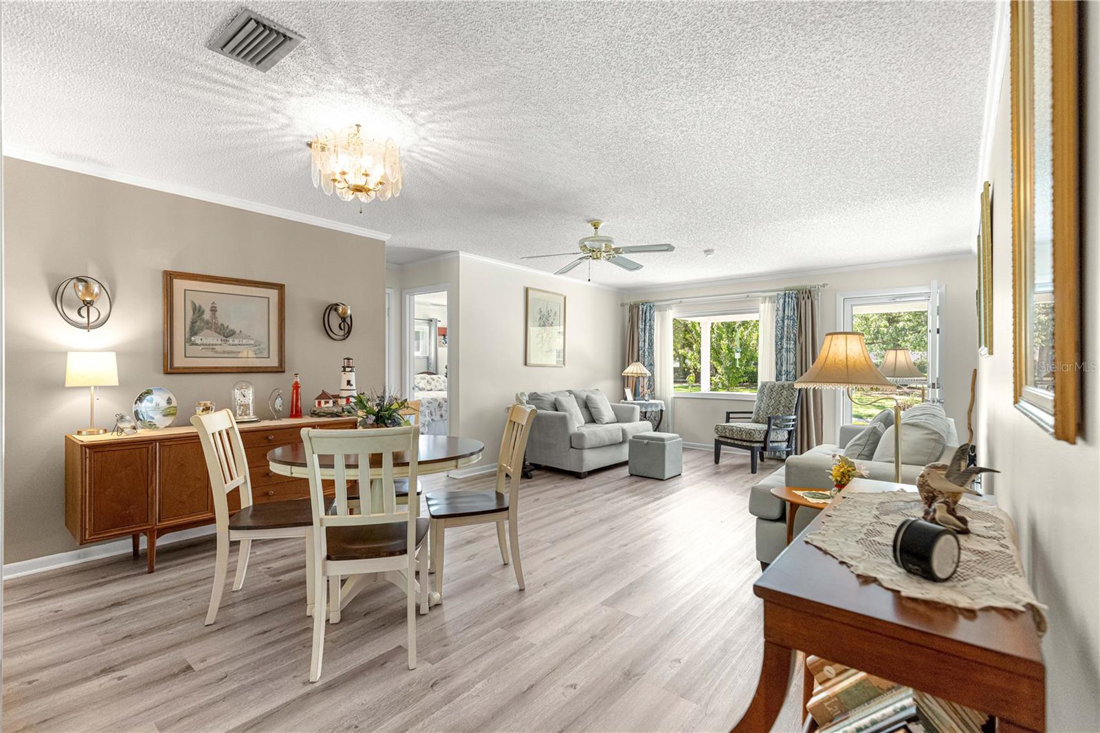 ON TOP OF THE WORLD - Residential