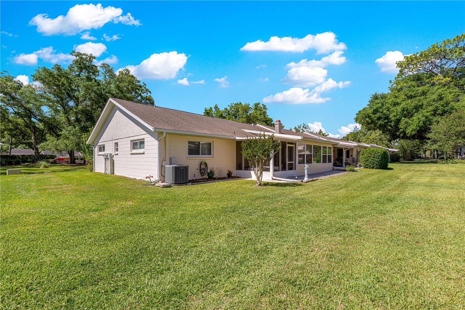 ON TOP OF THE WORLD - Residential