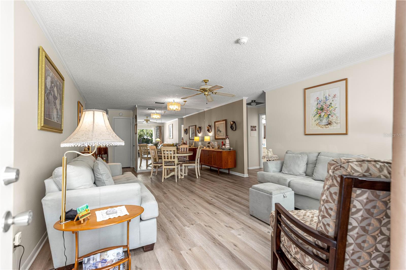 ON TOP OF THE WORLD - Residential