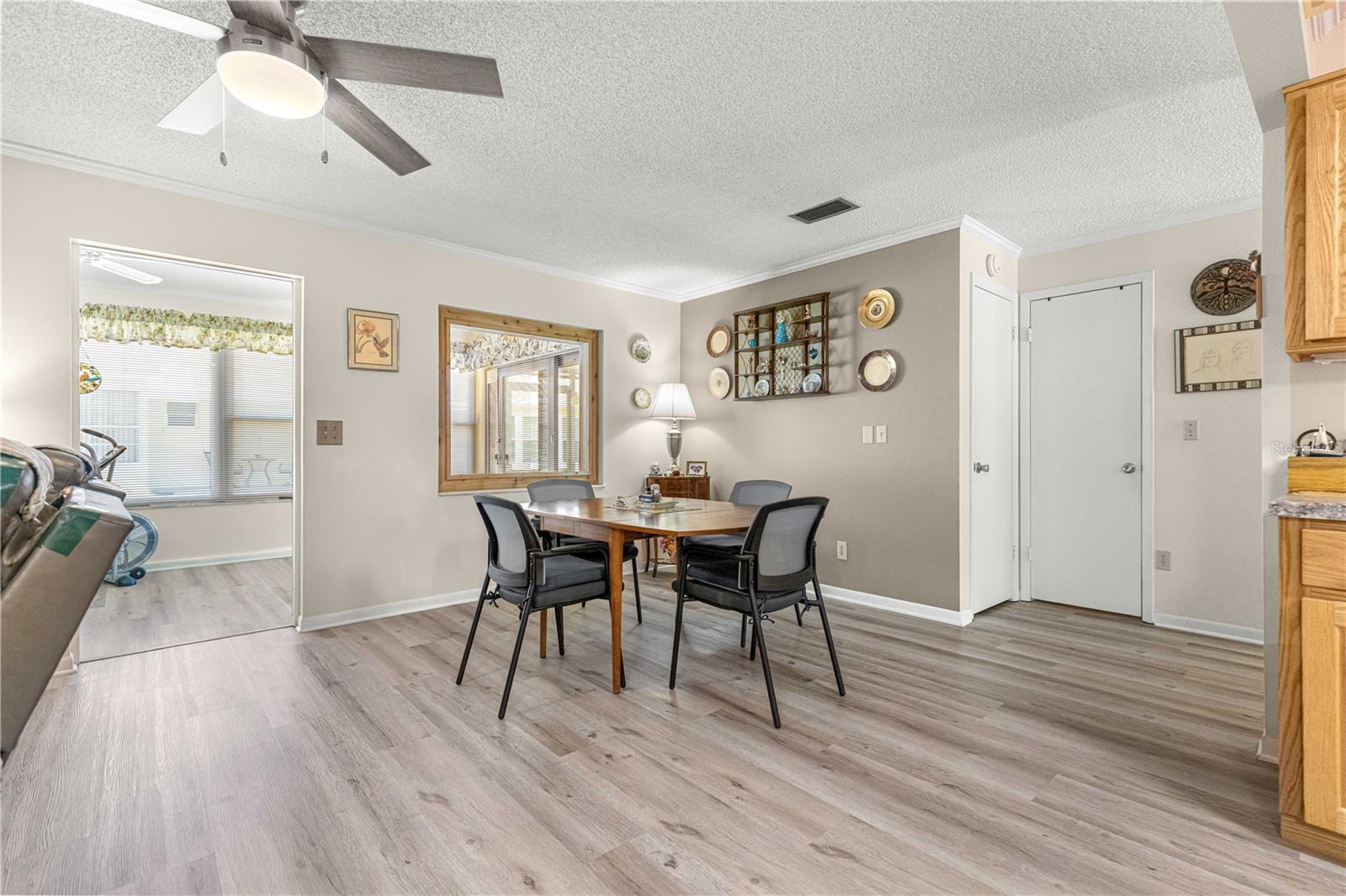 ON TOP OF THE WORLD - Residential