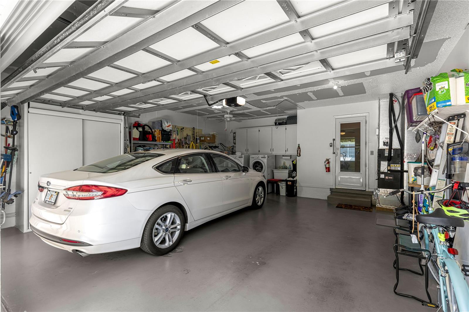 ON TOP OF THE WORLD - Residential