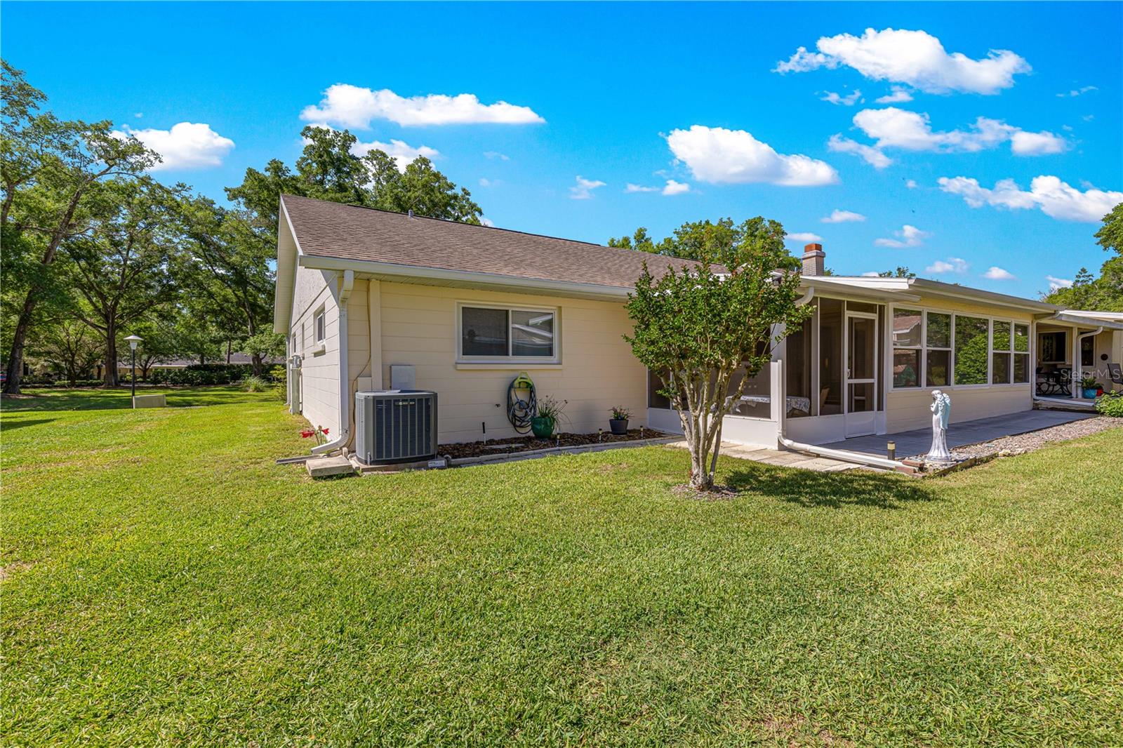 ON TOP OF THE WORLD - Residential