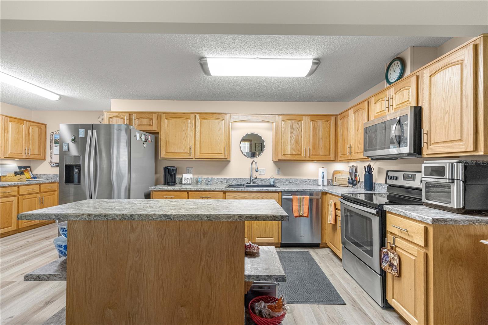 ON TOP OF THE WORLD - Residential