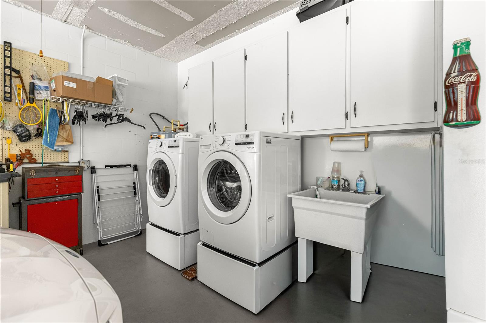 ON TOP OF THE WORLD - Residential