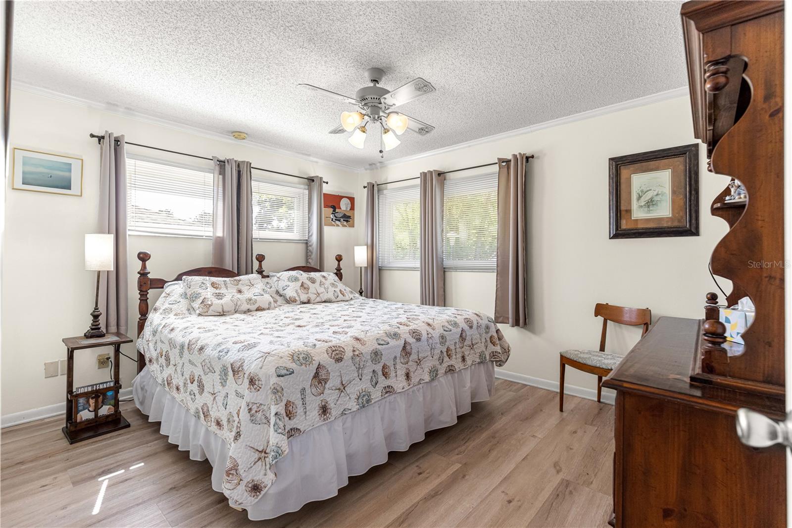 ON TOP OF THE WORLD - Residential