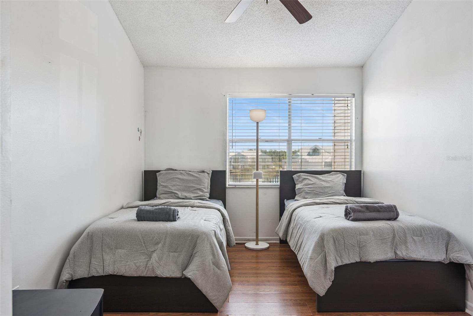 DOCKSIDE CONDO - Residential