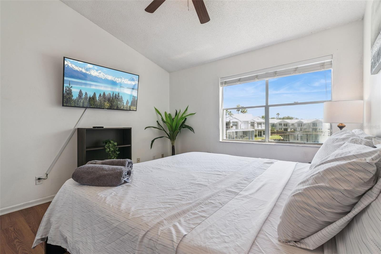 DOCKSIDE CONDO - Residential